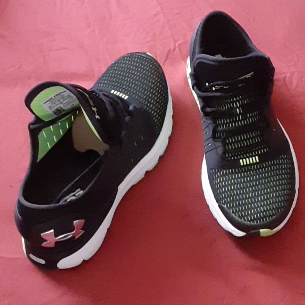Running shoes